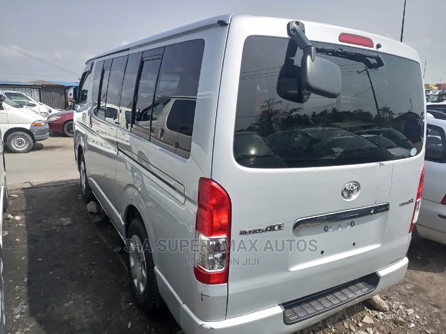 Toyota HiAce 2011 Silver