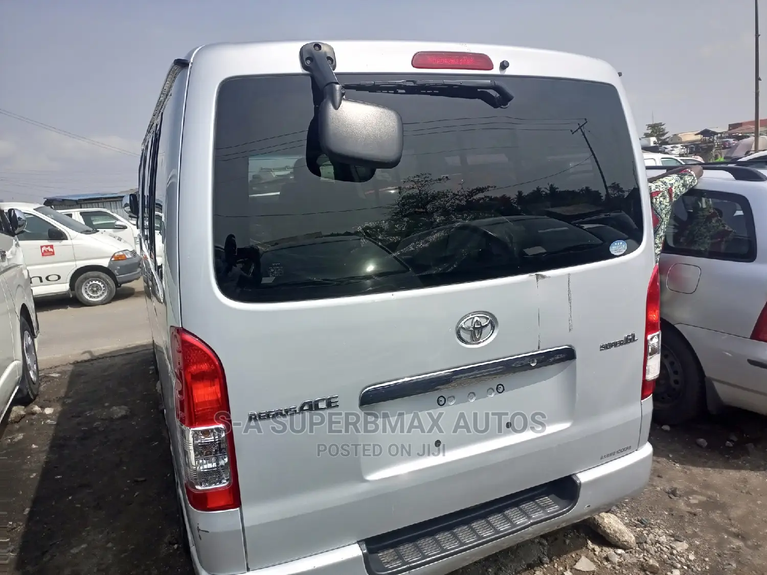 Toyota HiAce 2011 Silver