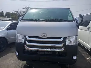 Toyota HiAce 2011 Silver