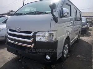 Toyota HiAce 2011 Silver