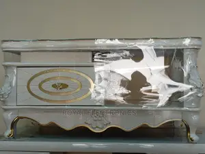 Very New Royal Center Table