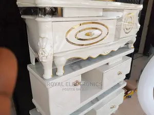 Well Decorated Imported Royal Center Table With Mable Top