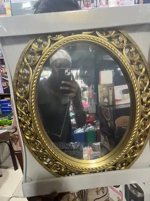 Mirror With Accessories