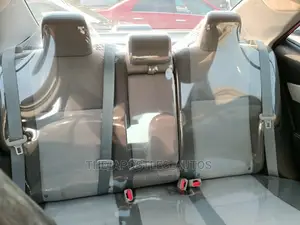 Toyota Corolla LE (1.8L 4cyl 2A) 2018 Gray