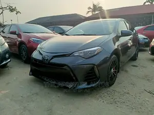Toyota Corolla LE (1.8L 4cyl 2A) 2018 Gray