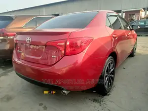 Toyota Corolla SE (1.8L 4cyl 2A) 2018 Red
