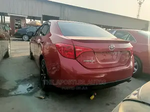 Toyota Corolla SE (1.8L 4cyl 2A) 2018 Red