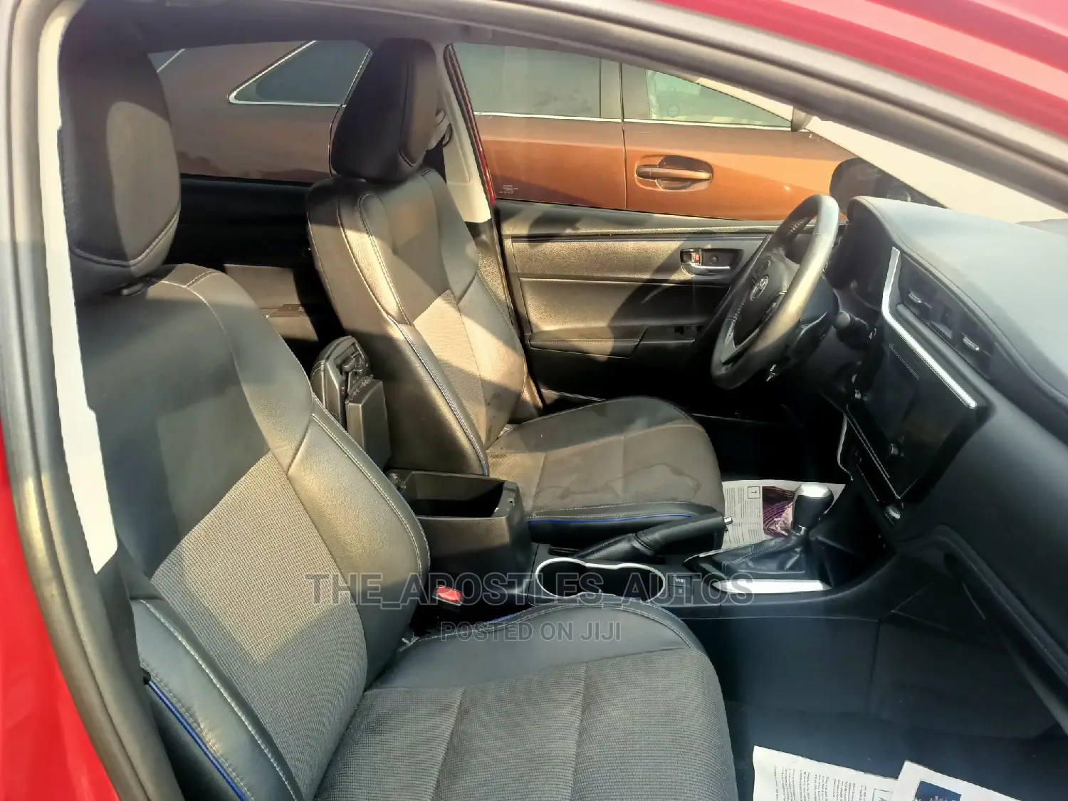 Toyota Corolla SE (1.8L 4cyl 2A) 2018 Red