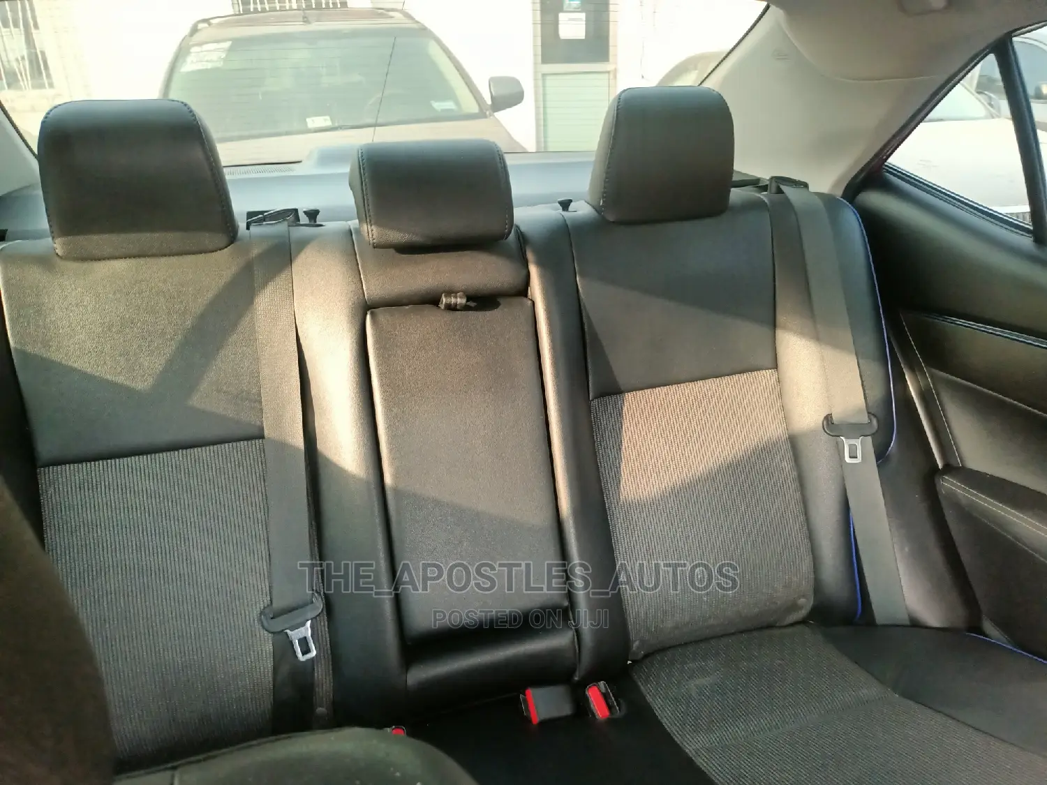Toyota Corolla SE (1.8L 4cyl 2A) 2018 Red