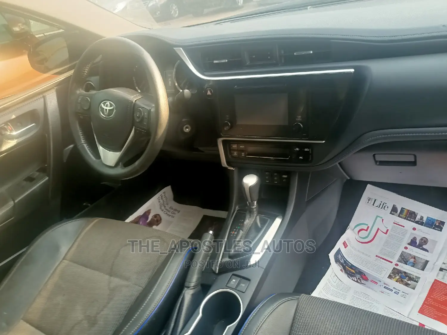 Toyota Corolla SE (1.8L 4cyl 2A) 2018 Red