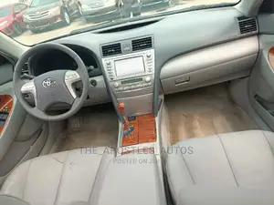Toyota Camry 2010 Silver