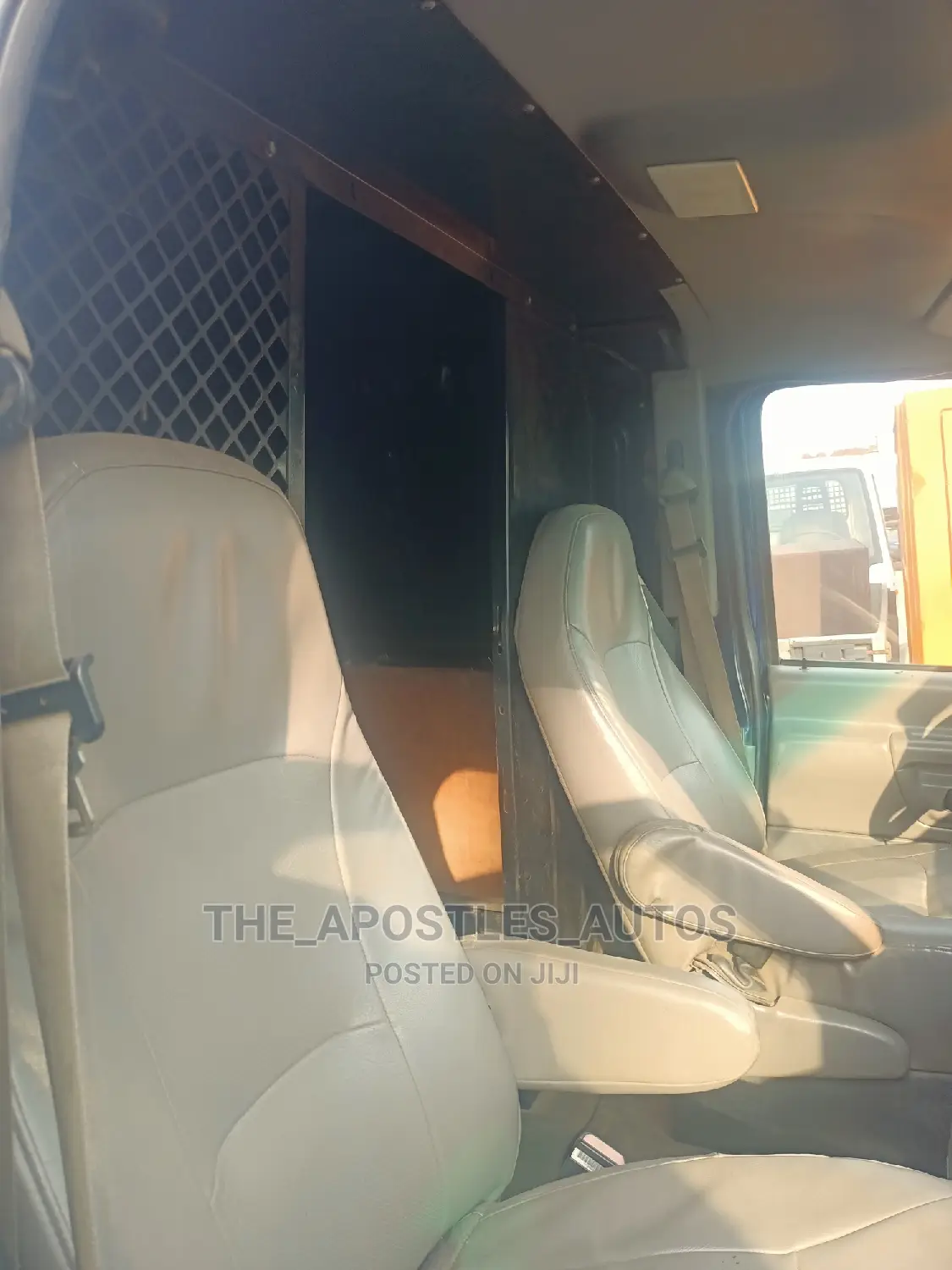 Ford E250 2006 Blue