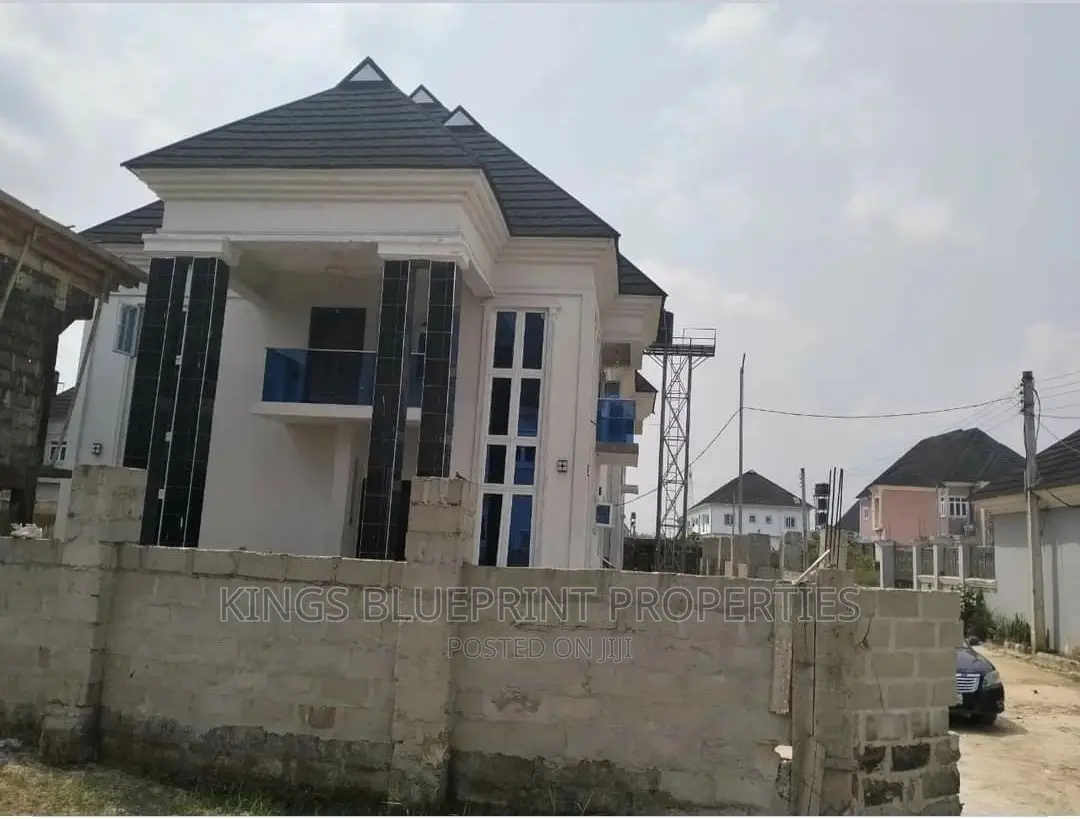 4bdrm Duplex in Off Pti Road Effurun, Warri for sale in Warri Houses