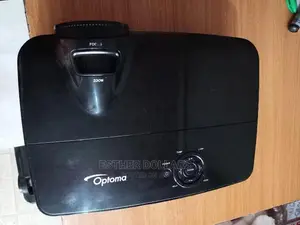 Amazing Daylight Optoma Projector for Office Use