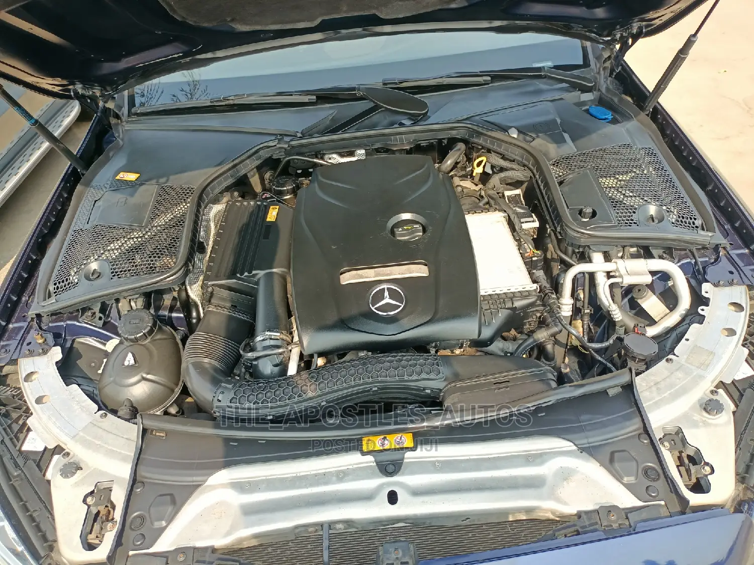 Mercedes-Benz C300 2017 Blue
