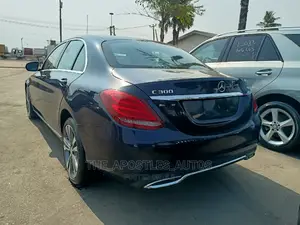 Mercedes-Benz C300 2017 Blue