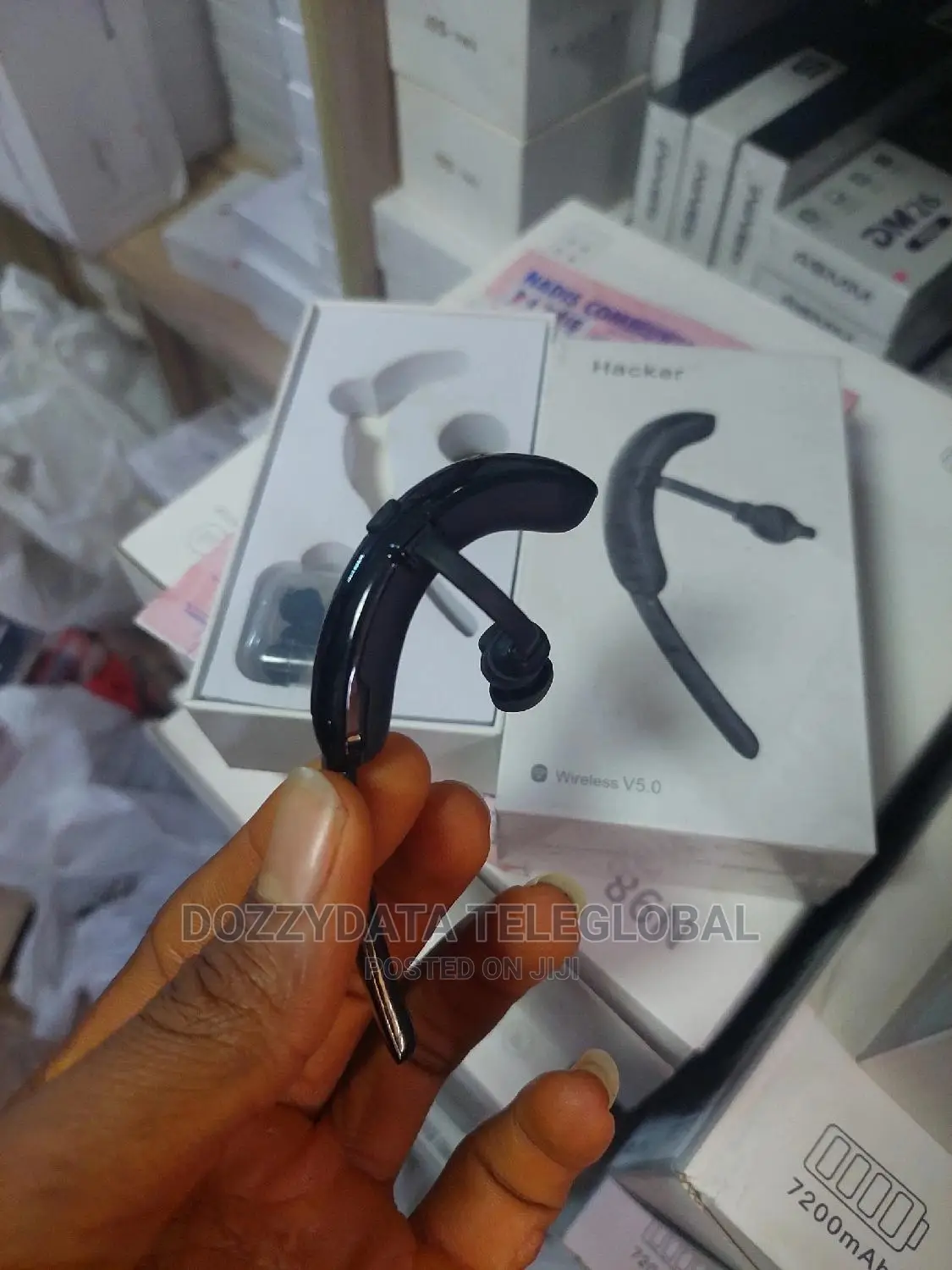 Hacker Bluetooth Over-Ear Headphones