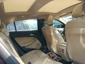 Mercedes-Benz GLA 250 2016 Purple