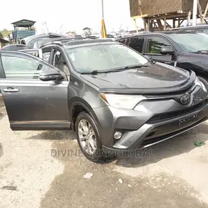 Toyota RAV4 2016 Gray