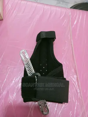 Portable Thumb Splint Immobilizes