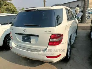 Photo - Mercedes-Benz M Class ML 350 4Matic 2010 White