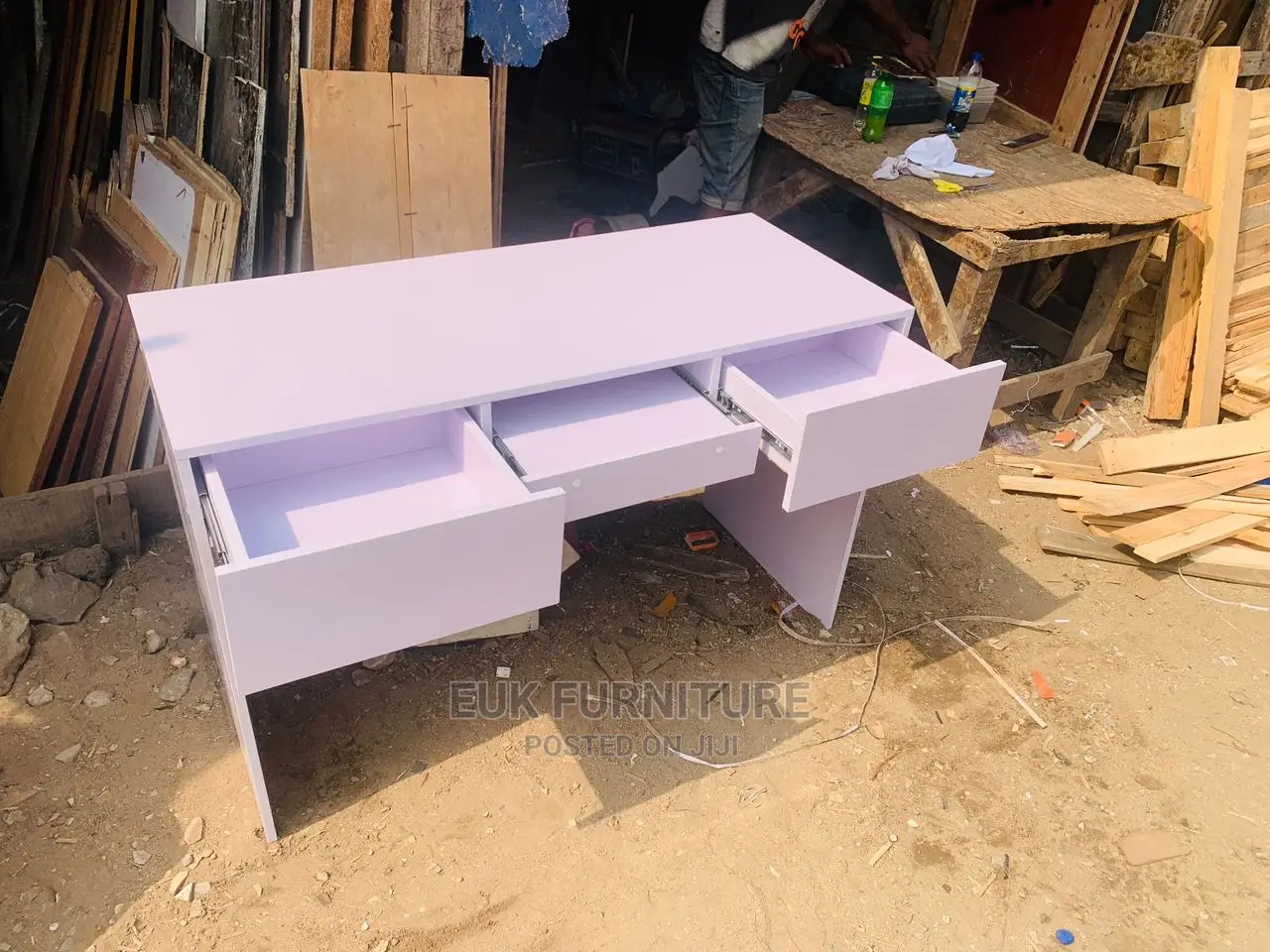 Unique 4ft Table