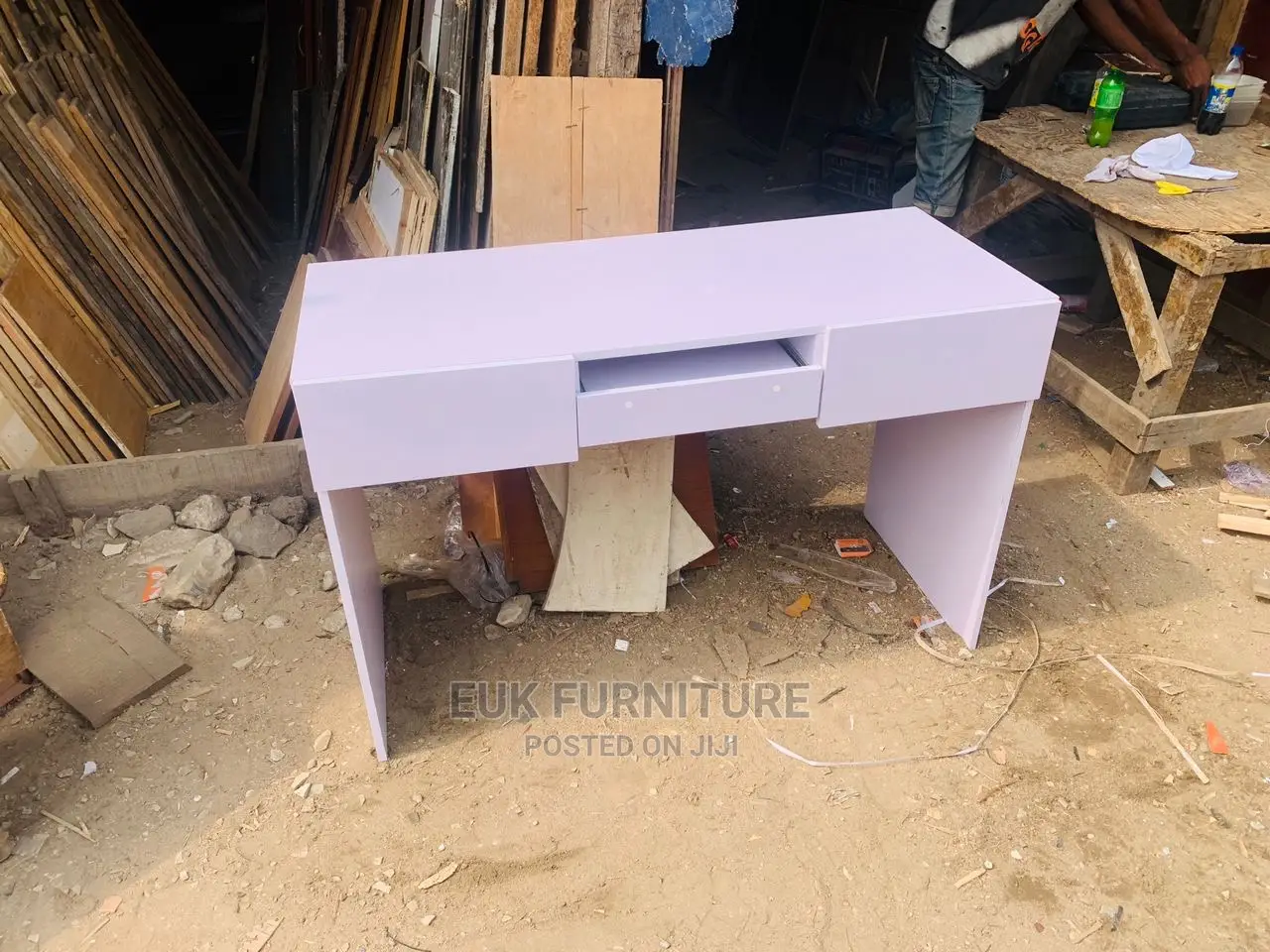 Unique 4ft Table