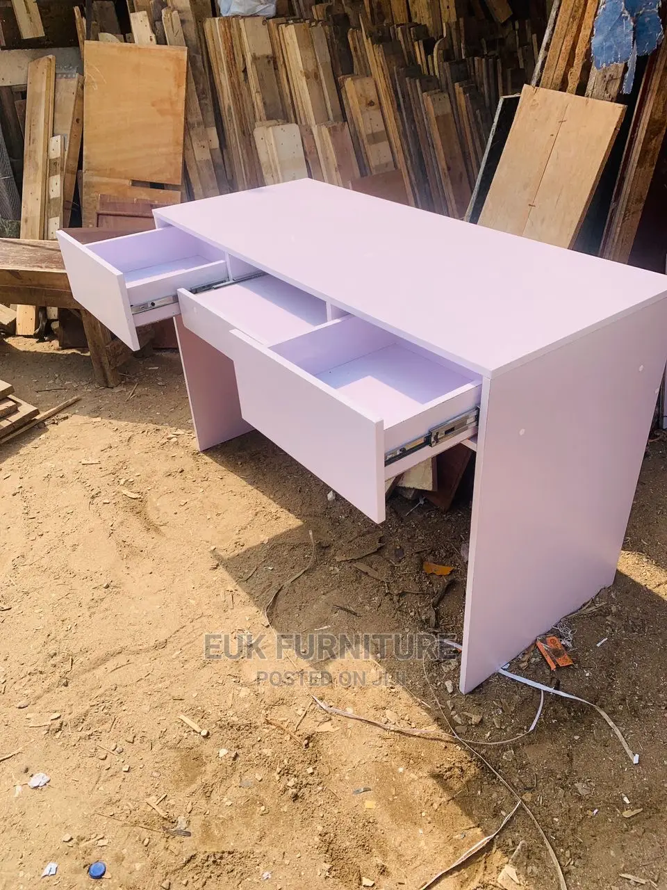 Unique 4ft Table