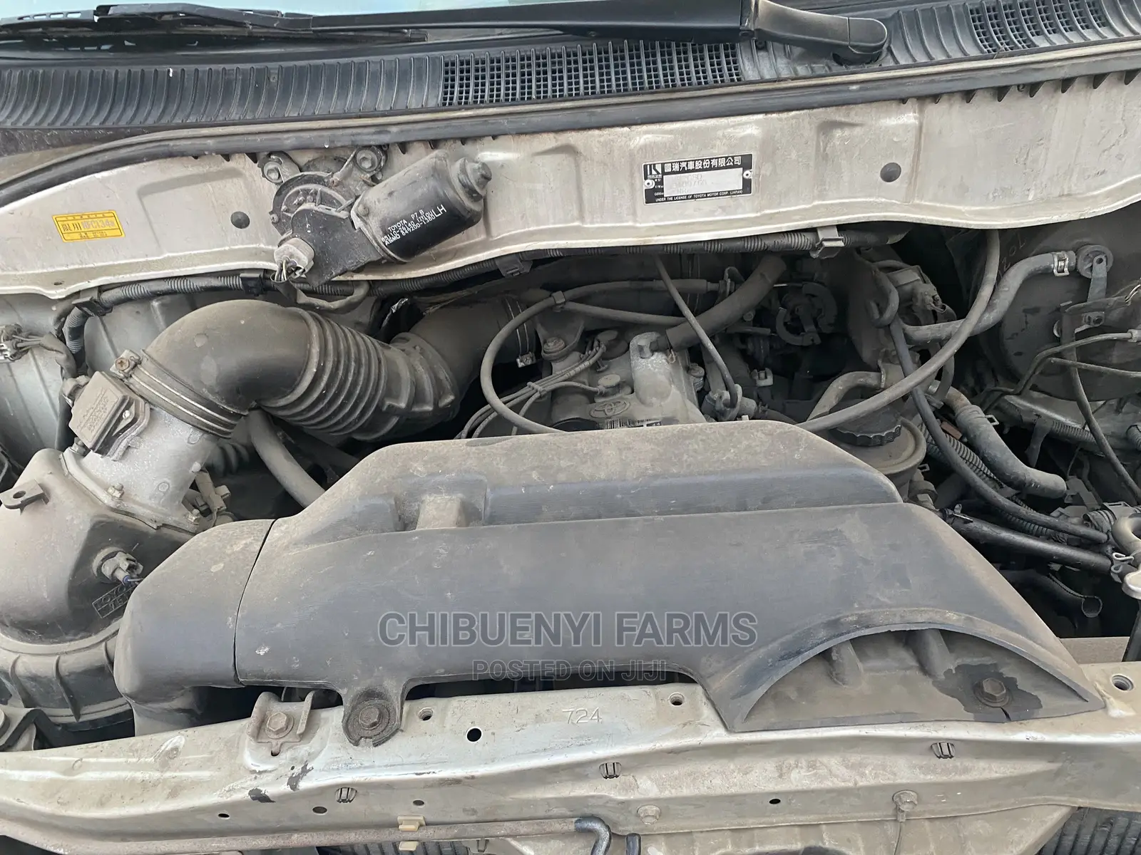 Toyota HiAce 2000 Silver