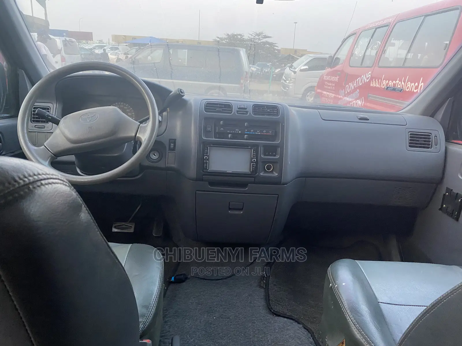 Toyota HiAce 2000 Silver