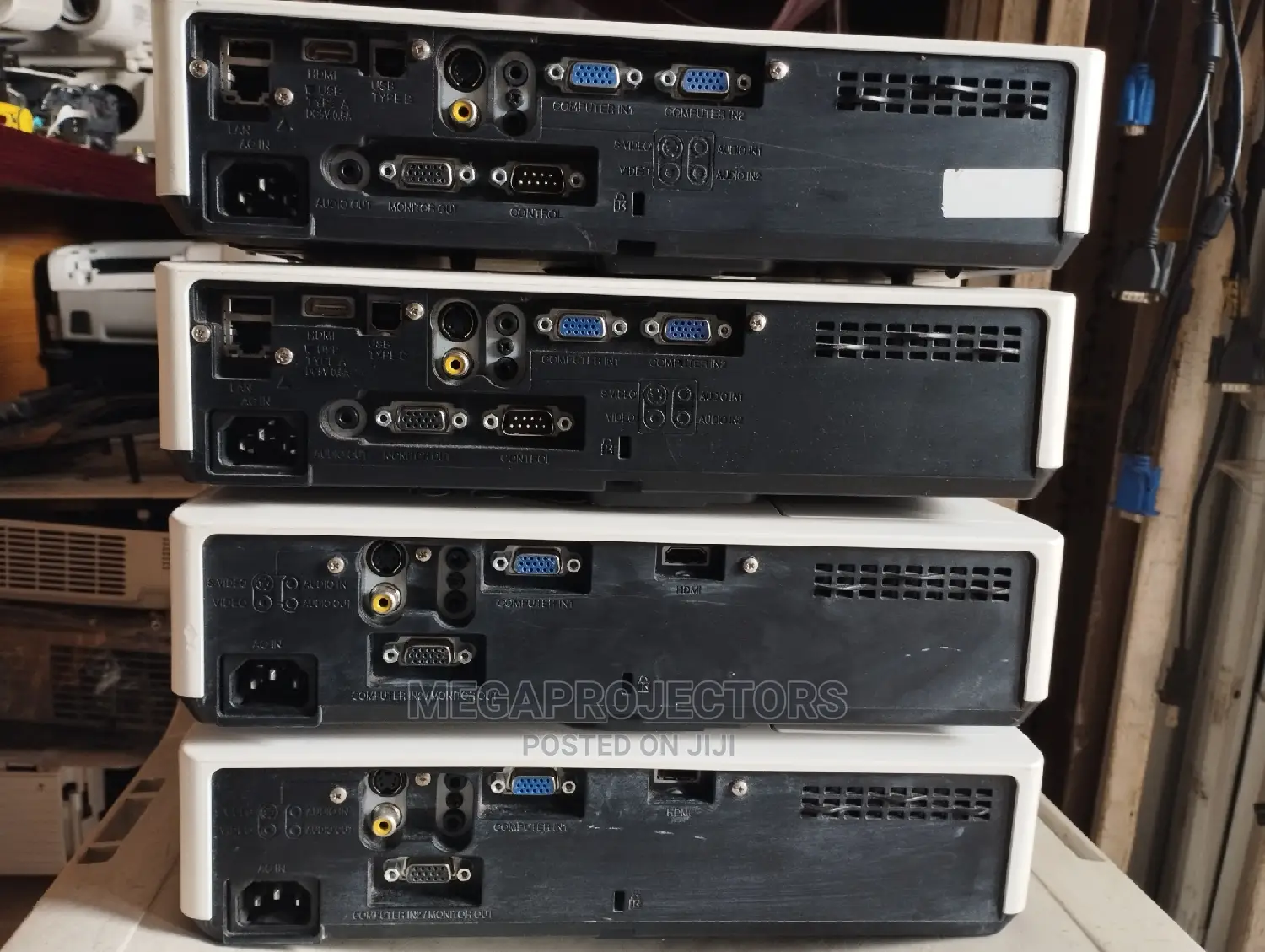 Hitachi White Projector CP-RX94
