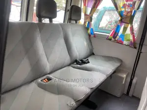 Volkswagen Transporter 2000 White