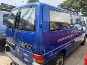 Volkswagen Transporter 2000 Blue