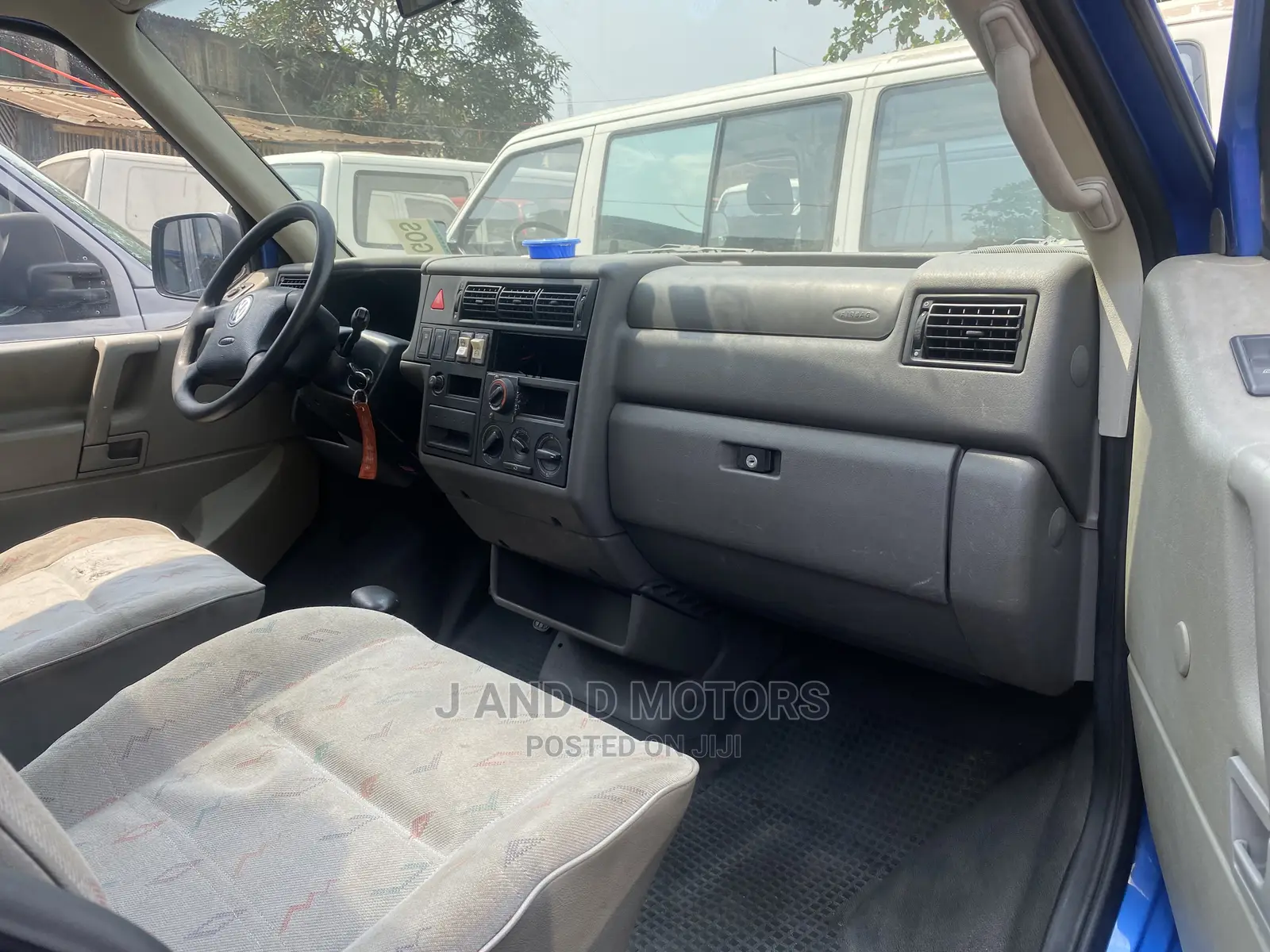 Volkswagen Transporter 2000 Blue