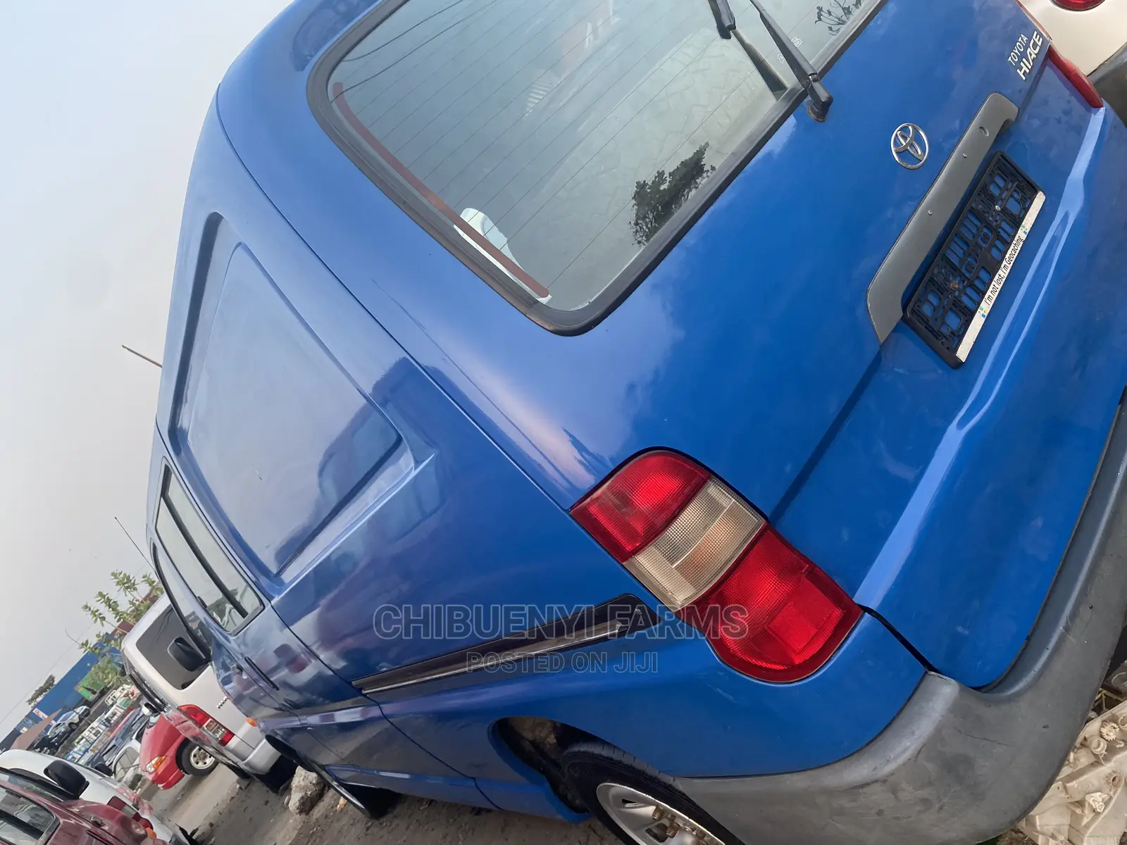 Toyota HiAce 2000 Blue