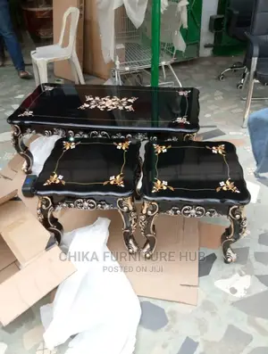 Quality Set of Royal Table With Stools
