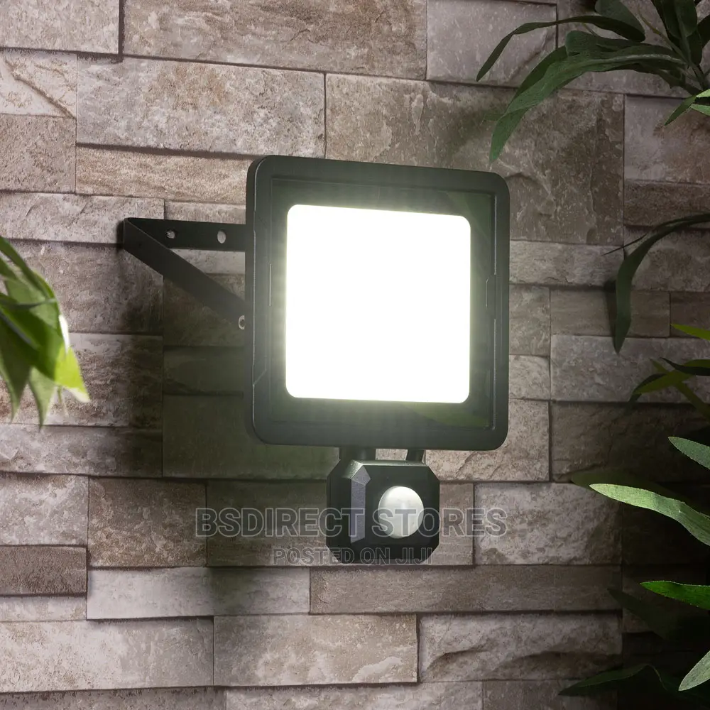 Luceco Eco 20W LED Floodlight for Outdoors-Pir Motion Sensor