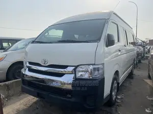 Toyota HiAce 2013 White
