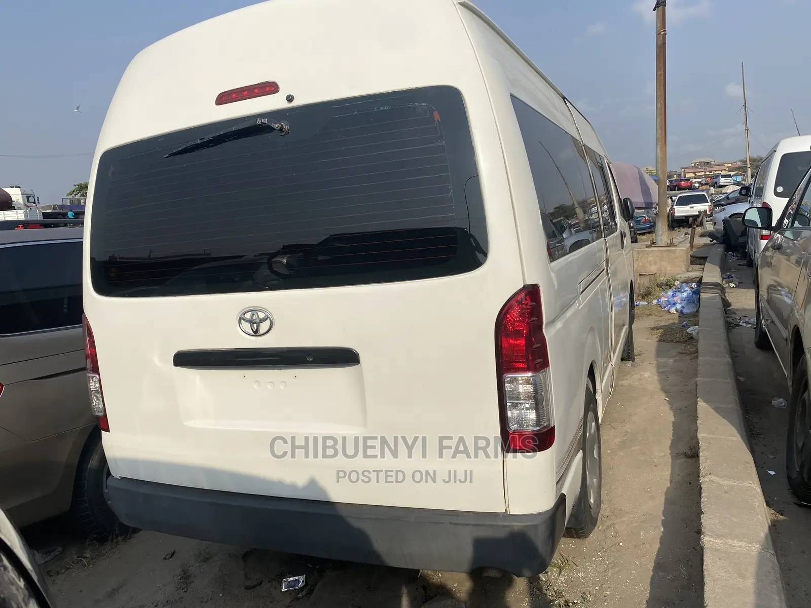 Toyota HiAce 2013 White