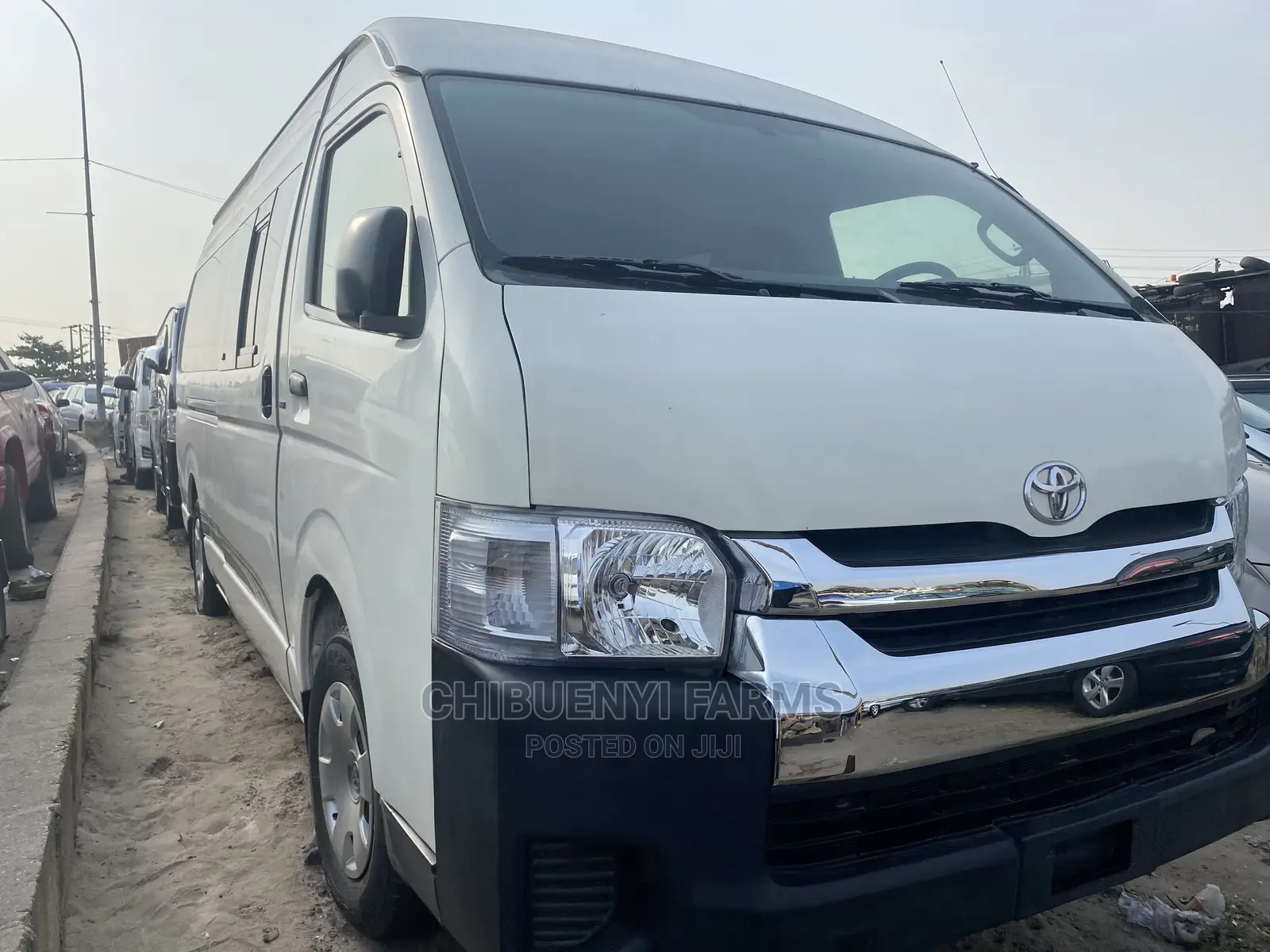 Toyota HiAce 2013 White