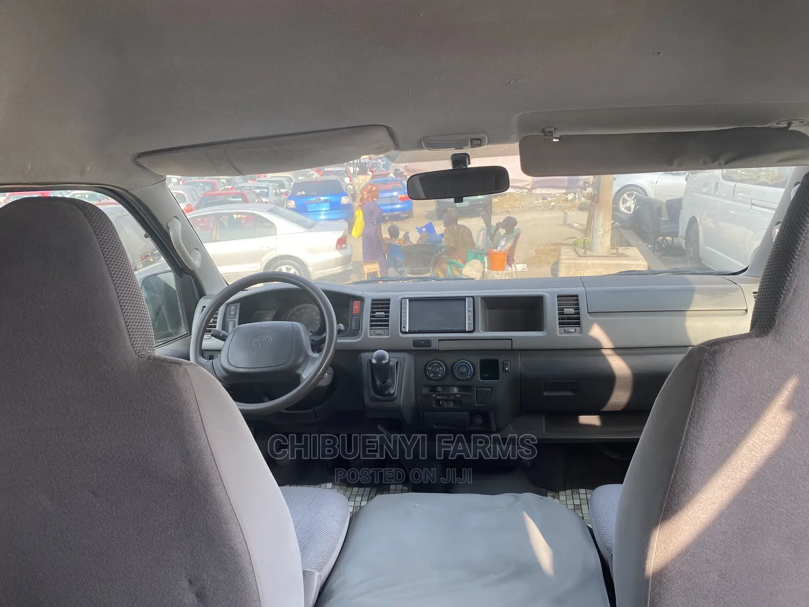Toyota HiAce 2013 White