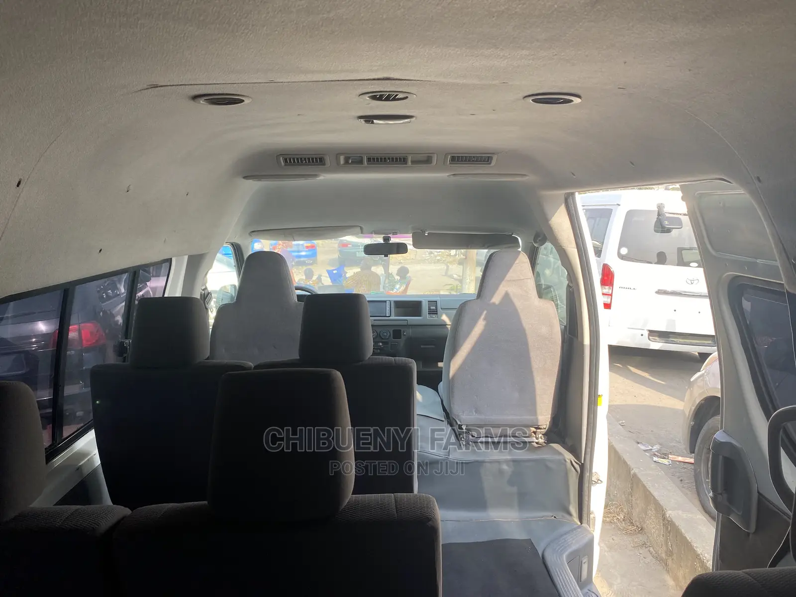 Toyota HiAce 2013 White