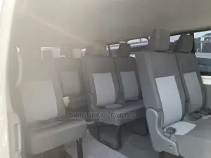 Toyota HiAce 2013 White