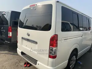 Toyota HiAce 2010 White