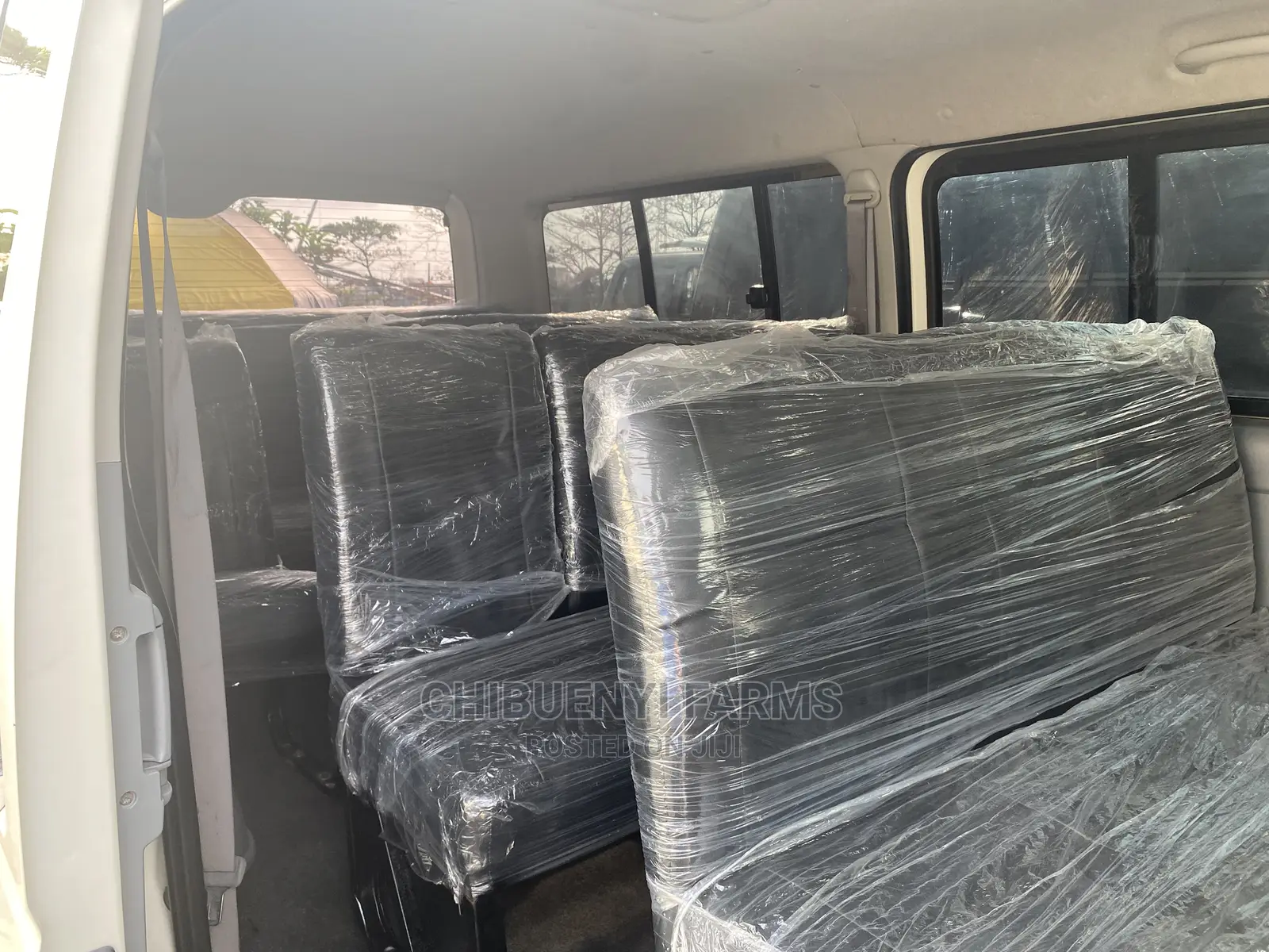 Toyota HiAce 2010 White