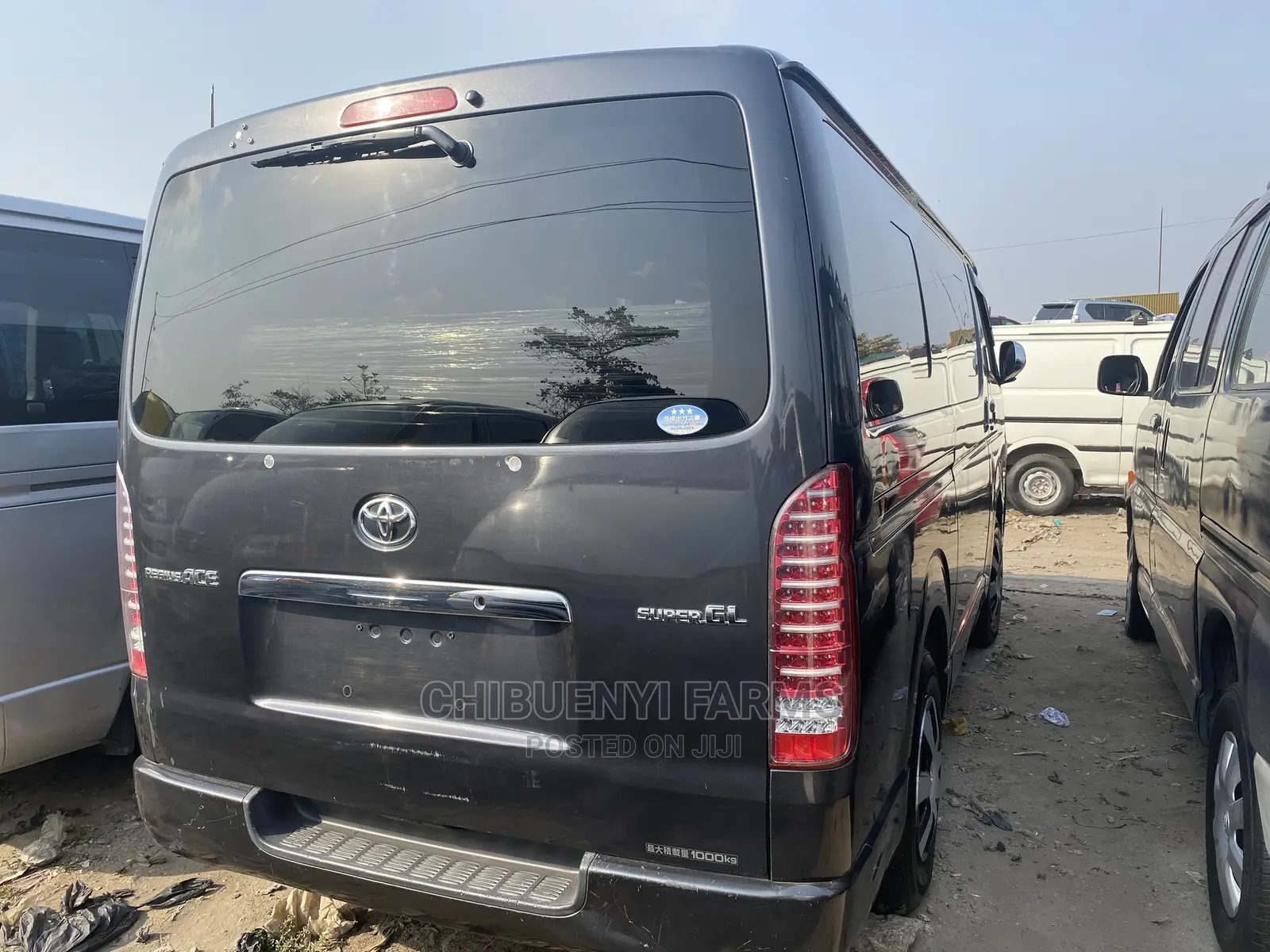 Toyota HiAce 2010 Black