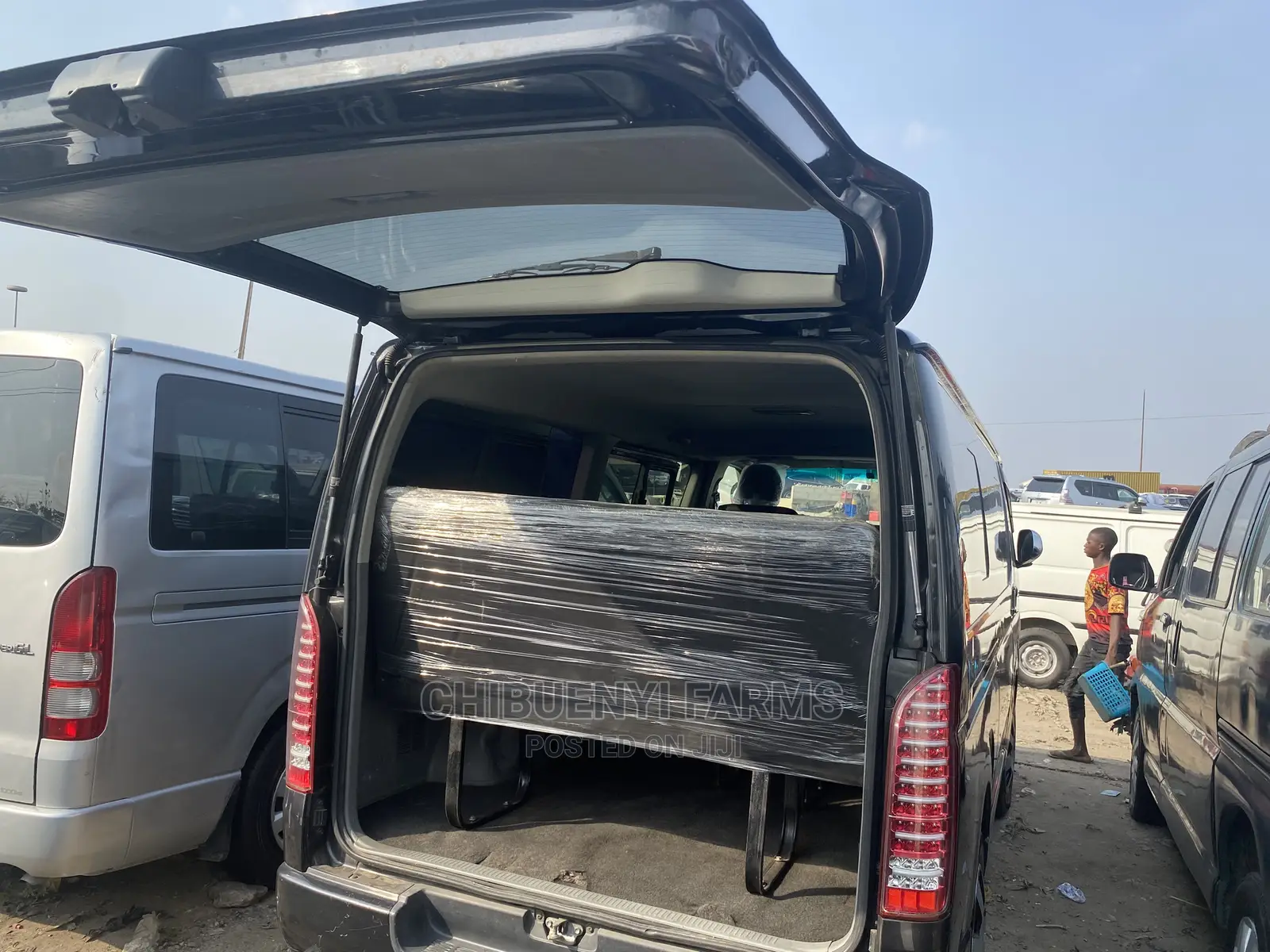 Toyota HiAce 2010 Black
