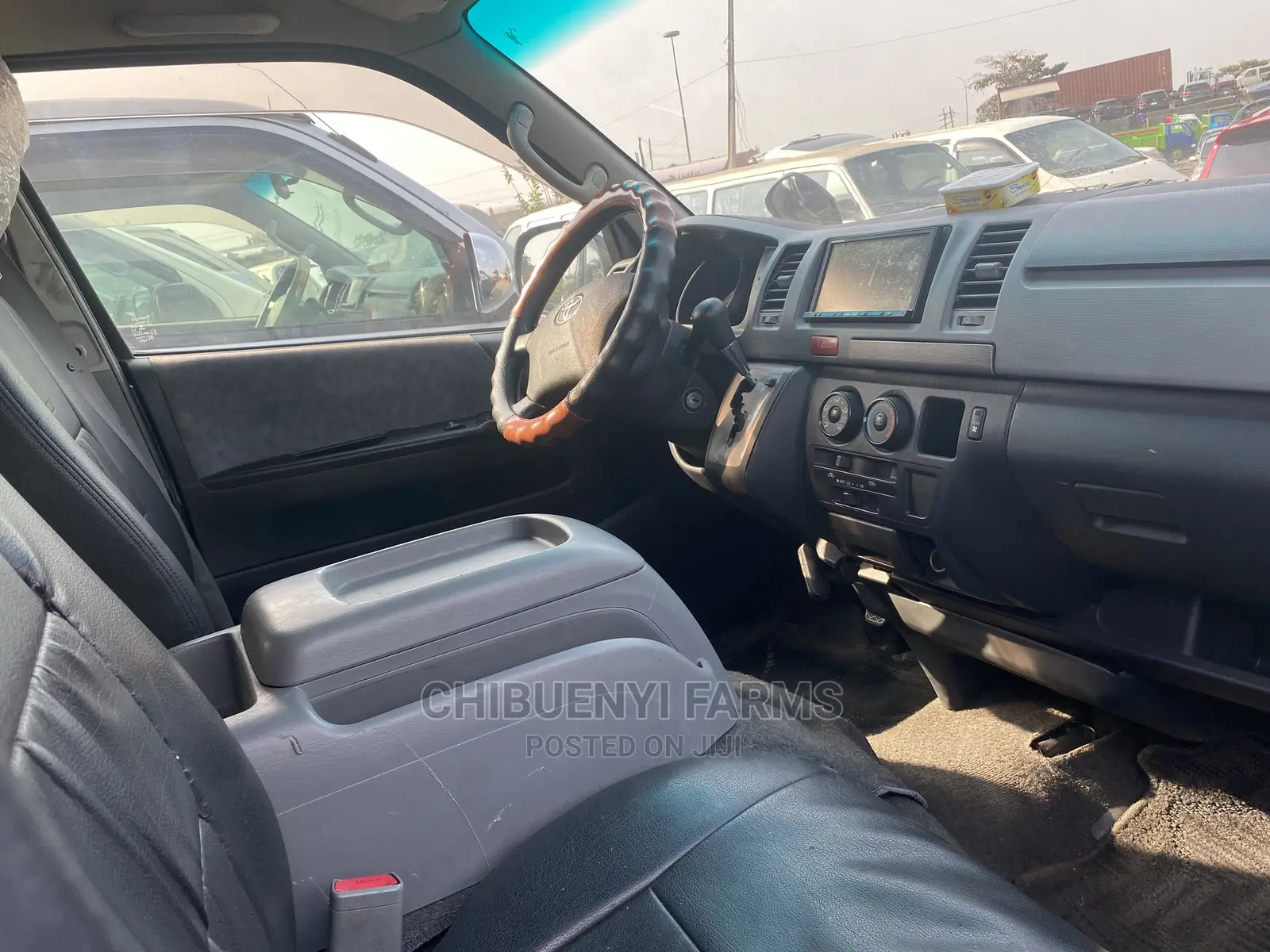 Toyota HiAce 2010 Black