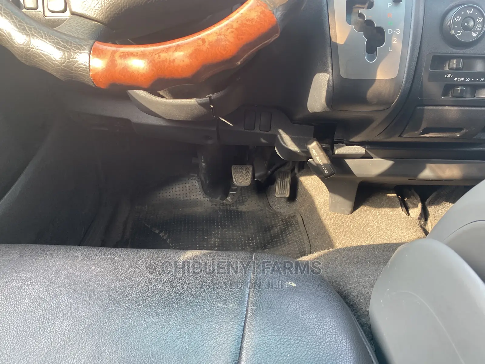 Toyota HiAce 2010 Black