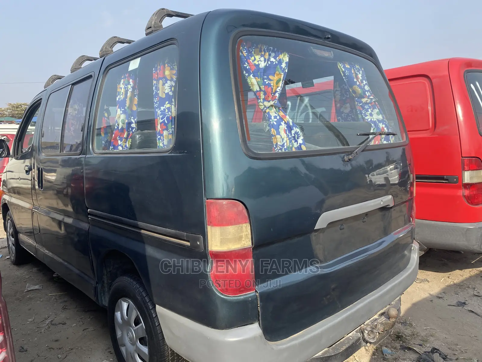 Toyota HiAce 2000 Blue